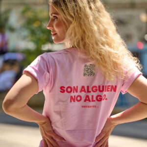 REMERA SON ALGUIEN, NO ALGO